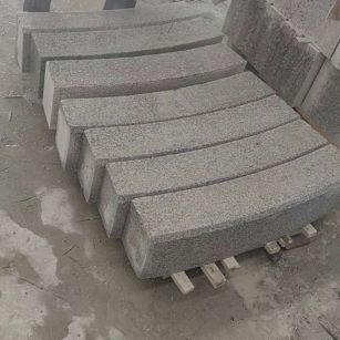 太原芝麻白弧形路牙石