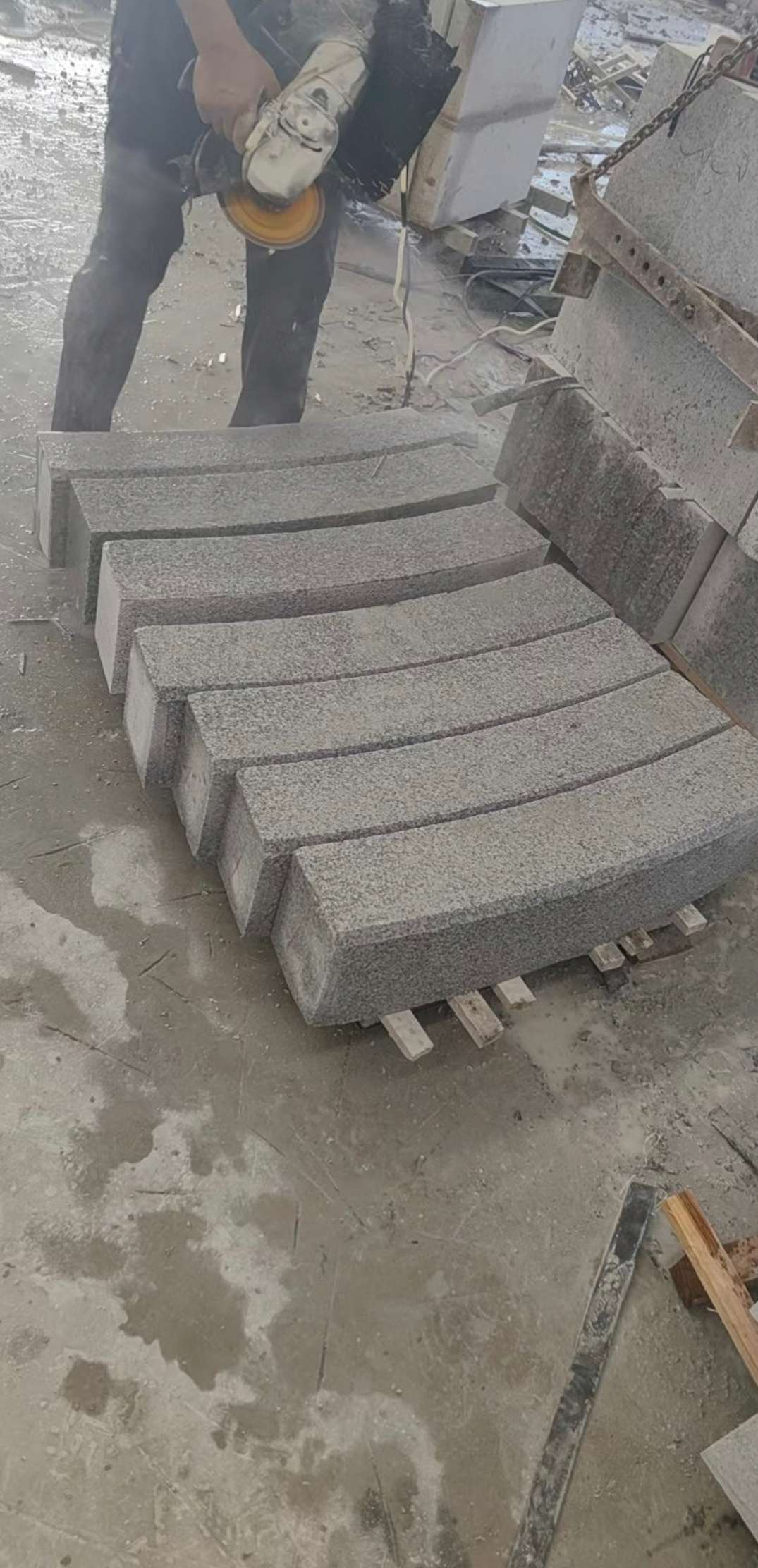 太原芝麻白弧形路牙石