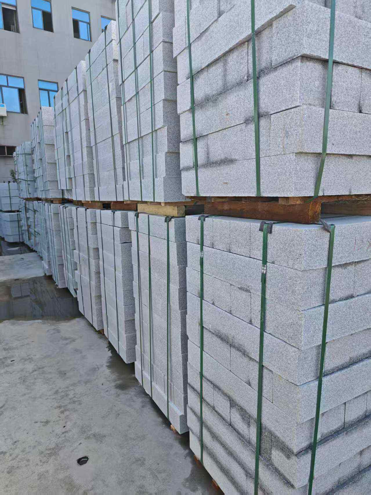 太原芝麻白路牙石，路侧石